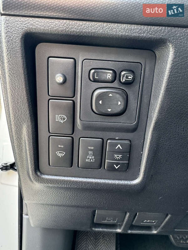 Внедорожник / Кроссовер Toyota Land Cruiser 2012 в Синельниково