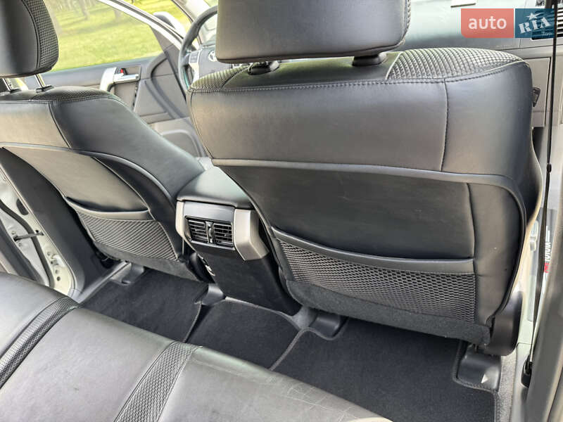 Внедорожник / Кроссовер Toyota Land Cruiser 2012 в Синельниково