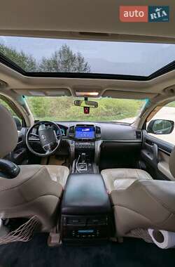 Позашляховик / Кросовер Toyota Land Cruiser 2010 в 