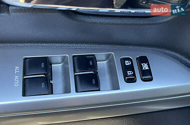 Позашляховик / Кросовер Toyota Land Cruiser 2013 в 
