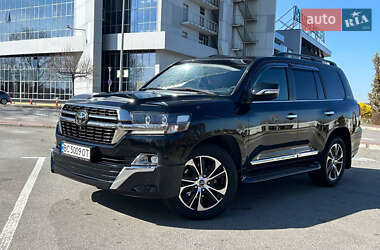 Позашляховик / Кросовер Toyota Land Cruiser 2020 в 