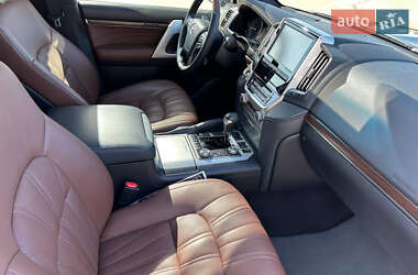 Позашляховик / Кросовер Toyota Land Cruiser 2020 в 