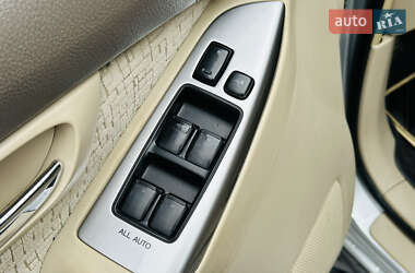 Позашляховик / Кросовер Toyota Land Cruiser 2004 в 