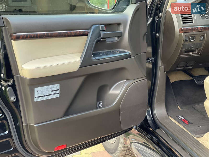 Внедорожник / Кроссовер Toyota Land Cruiser 2010 в Львове