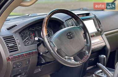Внедорожник / Кроссовер Toyota Land Cruiser 2010 в 