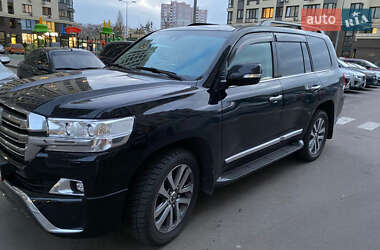 Позашляховик / Кросовер Toyota Land Cruiser 2017 в 
