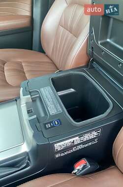 Внедорожник / Кроссовер Toyota Land Cruiser 2020 в 
