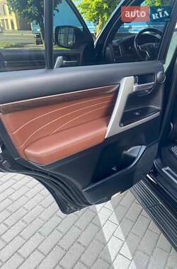 Внедорожник / Кроссовер Toyota Land Cruiser 2020 в 