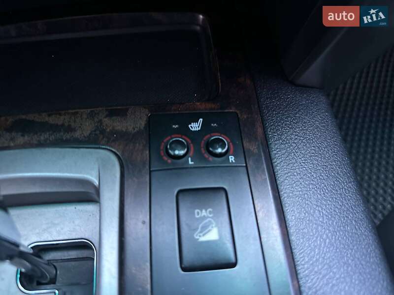 Позашляховик / Кросовер Toyota Land Cruiser 2008 в Луцьку
