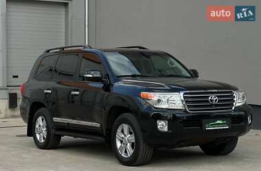Позашляховик / Кросовер Toyota Land Cruiser 2014 в 