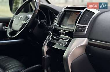 Позашляховик / Кросовер Toyota Land Cruiser 2014 в 