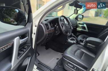 Внедорожник / Кроссовер Toyota Land Cruiser 2018 в 