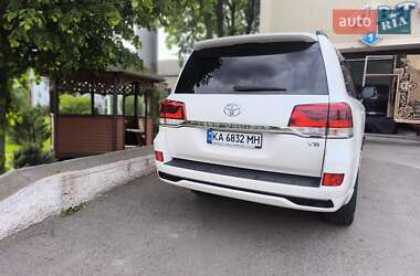 Внедорожник / Кроссовер Toyota Land Cruiser 2018 в 