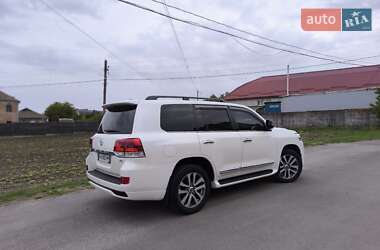 Внедорожник / Кроссовер Toyota Land Cruiser 2018 в 