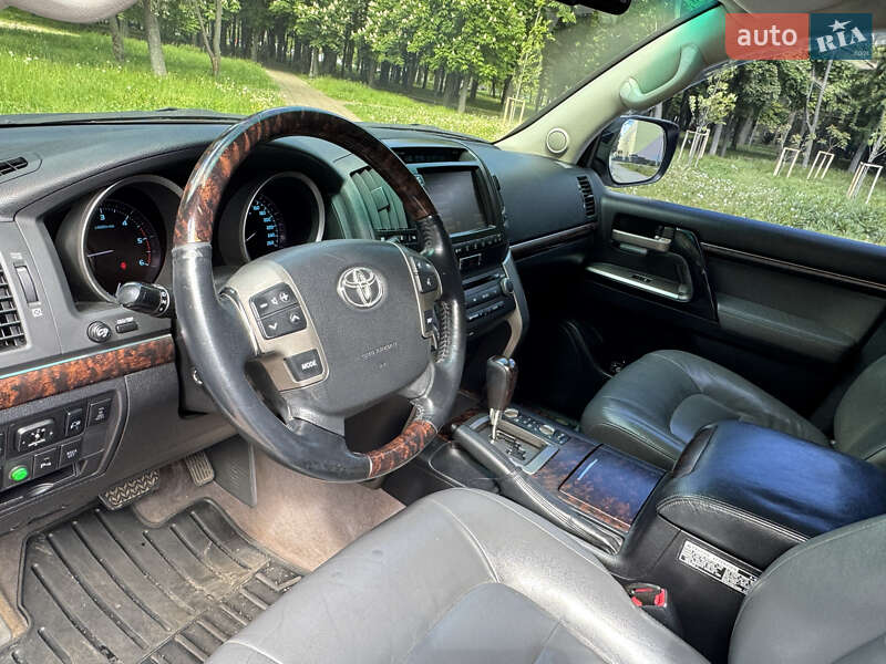 Внедорожник / Кроссовер Toyota Land Cruiser 2011 в Киеве