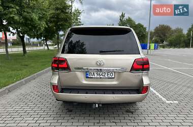 Внедорожник / Кроссовер Toyota Land Cruiser 2011 в 