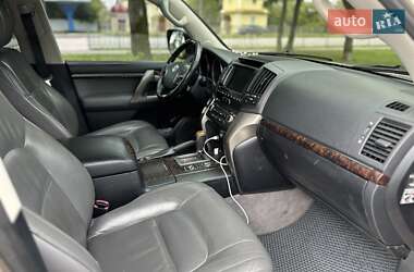 Внедорожник / Кроссовер Toyota Land Cruiser 2011 в 