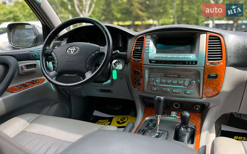 Внедорожник / Кроссовер Toyota Land Cruiser 2006 в Львове