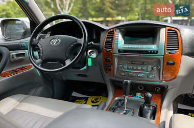 Внедорожник / Кроссовер Toyota Land Cruiser 2006 в 