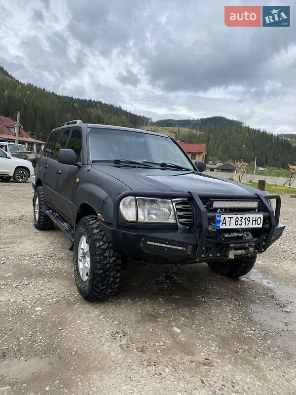 Внедорожник / Кроссовер Toyota Land Cruiser 2003 в Черновцах