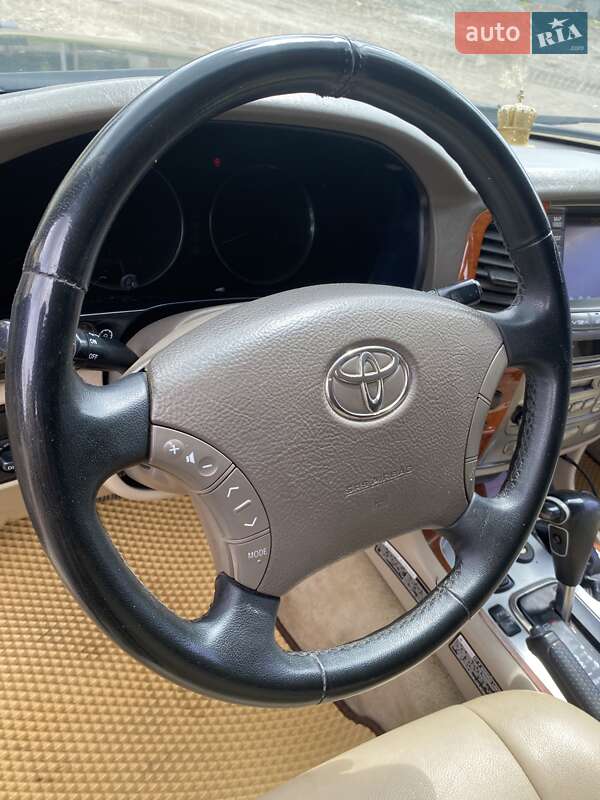 Внедорожник / Кроссовер Toyota Land Cruiser 2003 в Черновцах