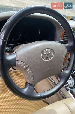 Внедорожник / Кроссовер Toyota Land Cruiser 2003 в 
