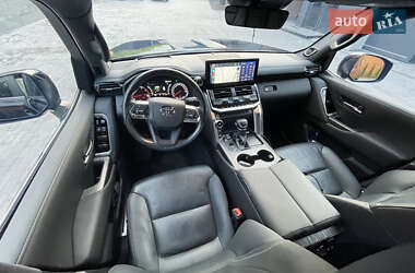 Внедорожник / Кроссовер Toyota Land Cruiser 2022 в 