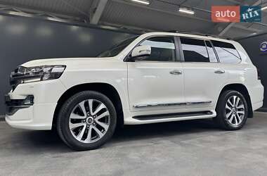 Внедорожник / Кроссовер Toyota Land Cruiser 2019 в 
