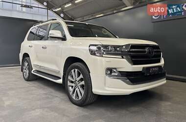 Внедорожник / Кроссовер Toyota Land Cruiser 2019 в 