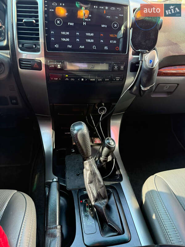 Внедорожник / Кроссовер Toyota Land Cruiser 2005 в Кривом Роге