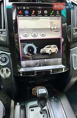 Внедорожник / Кроссовер Toyota Land Cruiser 2010 в 