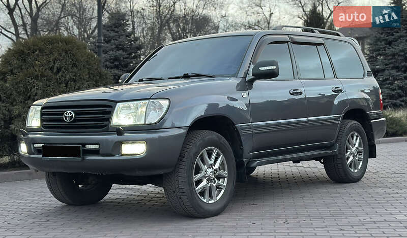 Toyota Land Cruiser 2004