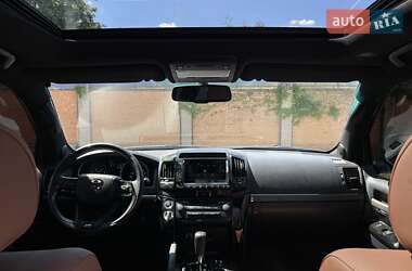 Внедорожник / Кроссовер Toyota Land Cruiser 2008 в 