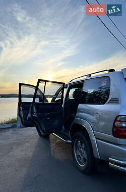 Внедорожник / Кроссовер Toyota Land Cruiser 2005 в 