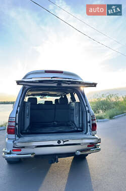 Внедорожник / Кроссовер Toyota Land Cruiser 2005 в 