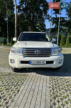Внедорожник / Кроссовер Toyota Land Cruiser 2012 в 