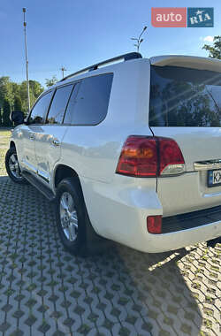 Внедорожник / Кроссовер Toyota Land Cruiser 2012 в 