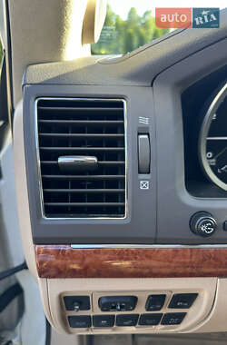 Внедорожник / Кроссовер Toyota Land Cruiser 2012 в 