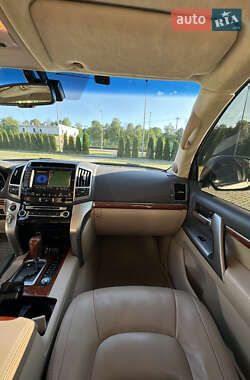 Внедорожник / Кроссовер Toyota Land Cruiser 2012 в 