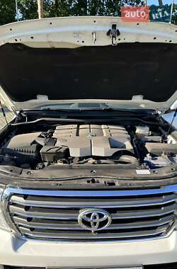 Внедорожник / Кроссовер Toyota Land Cruiser 2012 в 