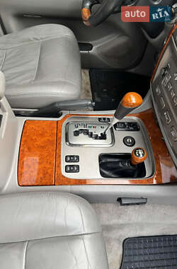 Внедорожник / Кроссовер Toyota Land Cruiser 2004 в 