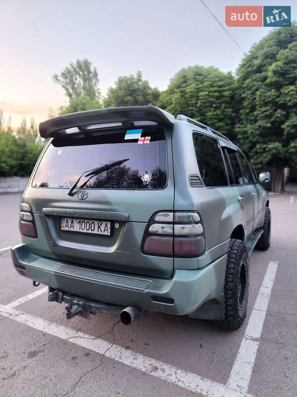 Позашляховик / Кросовер Toyota Land Cruiser 2004 в Києві