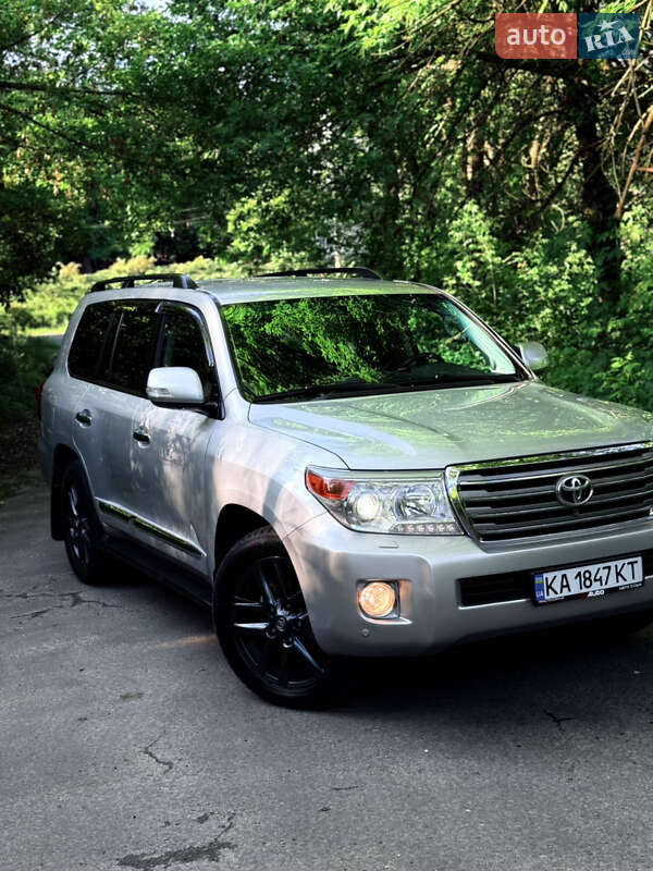 Позашляховик / Кросовер Toyota Land Cruiser 2013 в Луцьку