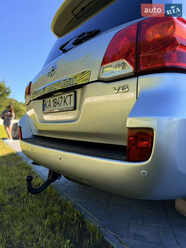 Позашляховик / Кросовер Toyota Land Cruiser 2013 в Луцьку
