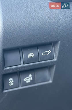 Позашляховик / Кросовер Toyota Land Cruiser 2023 в 