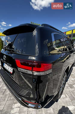 Внедорожник / Кроссовер Toyota Land Cruiser 2023 в 