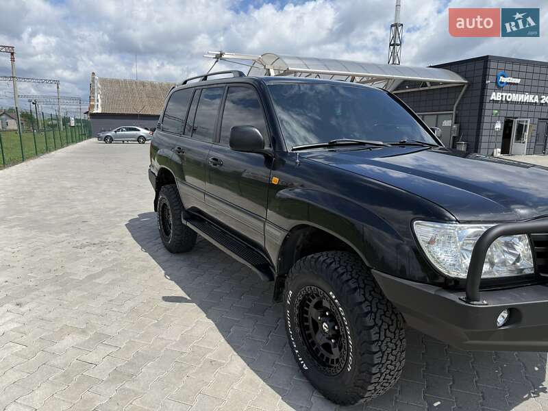 Позашляховик / Кросовер Toyota Land Cruiser 2006 в Звягелі