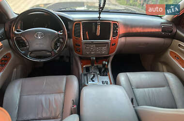 Внедорожник / Кроссовер Toyota Land Cruiser 2002 в 
