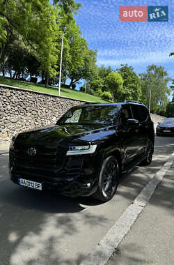 Внедорожник / Кроссовер Toyota Land Cruiser 2022 в Киеве