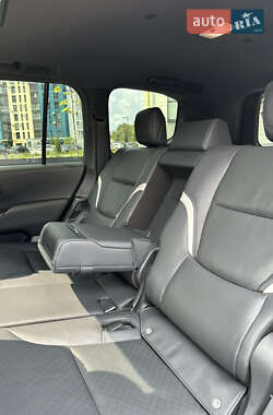 Внедорожник / Кроссовер Toyota Land Cruiser 2022 в 